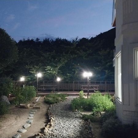 White House Namhae Exterior foto